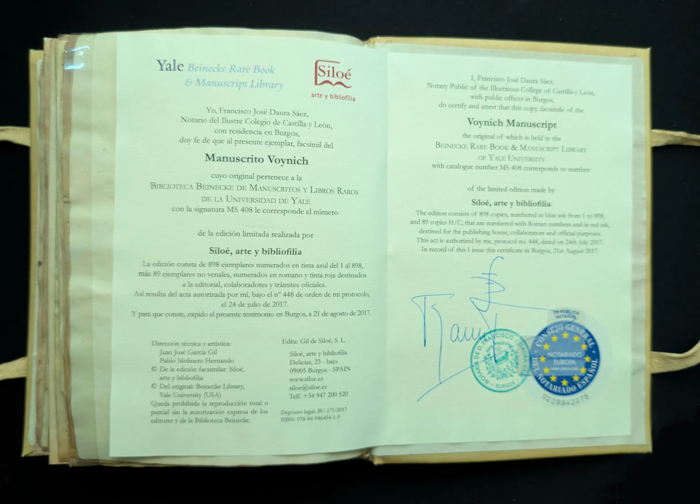 Imagen del acta notarial del facsímil del Voynich