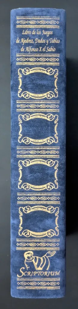 Lomo del estuche del facsímil del Libro de los Juegos de Alfonso X