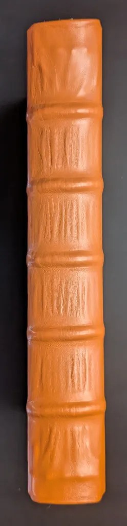 Lomo del facsímil del Libro de los Juegos de Alfonso X