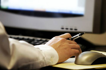 Computer_mouse_hand_image_op_800x533-3.jpg
