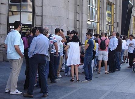En Galicia non será preciso facer cola para mercar un iPhone 3G