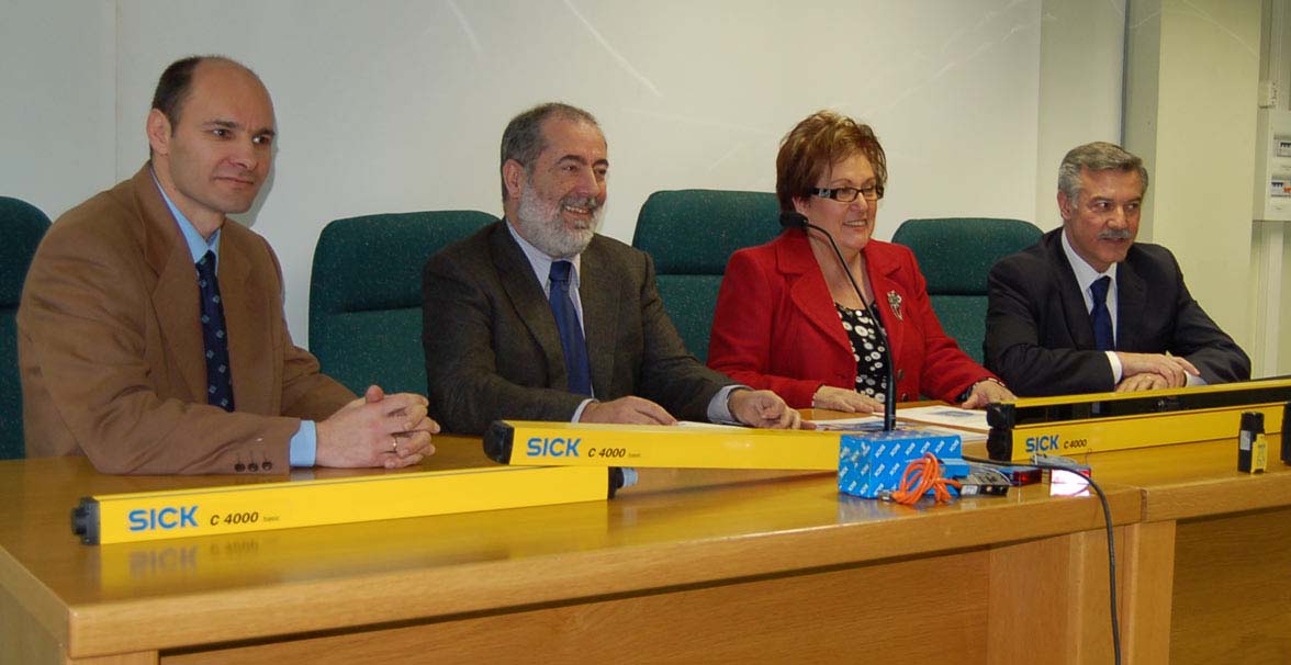 Enrique Paz, Luís González, Ana Rellán e Salvador Badía na sinatura do convenio