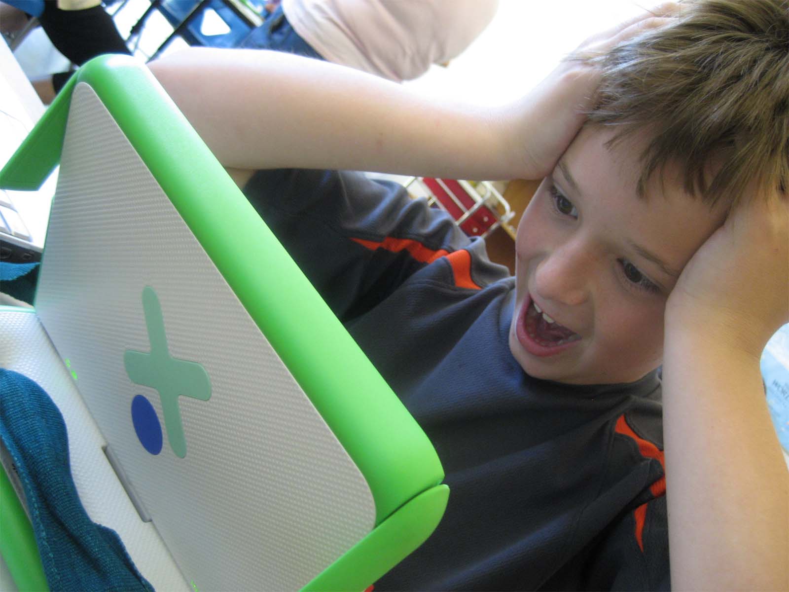 olpc_flipao.jpg