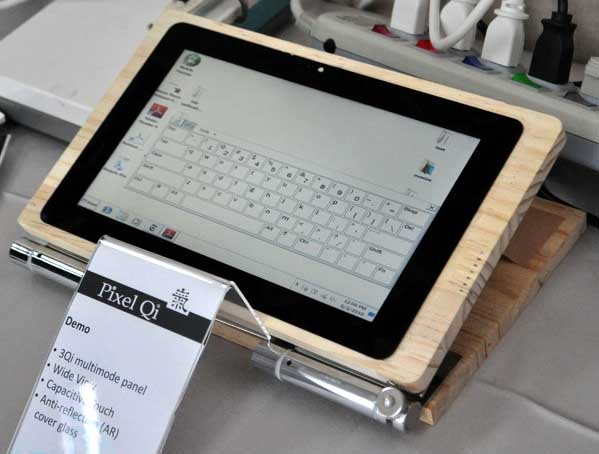 pixel_qi_computex.jpg