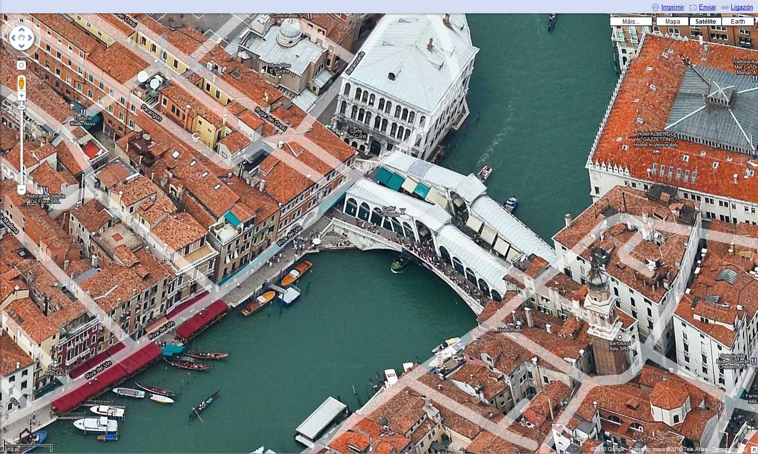 En Google Maps podemos ver lugares coma Venecia tomadas cun ángulo de 45º