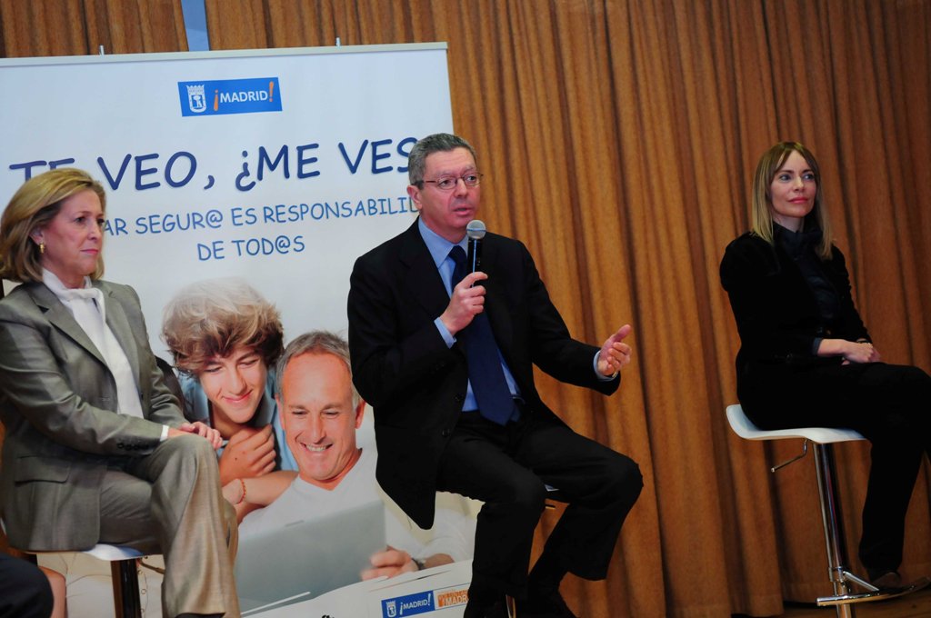 pw_Ruiz-GallardonConvenioRedesSociales005b.jpg