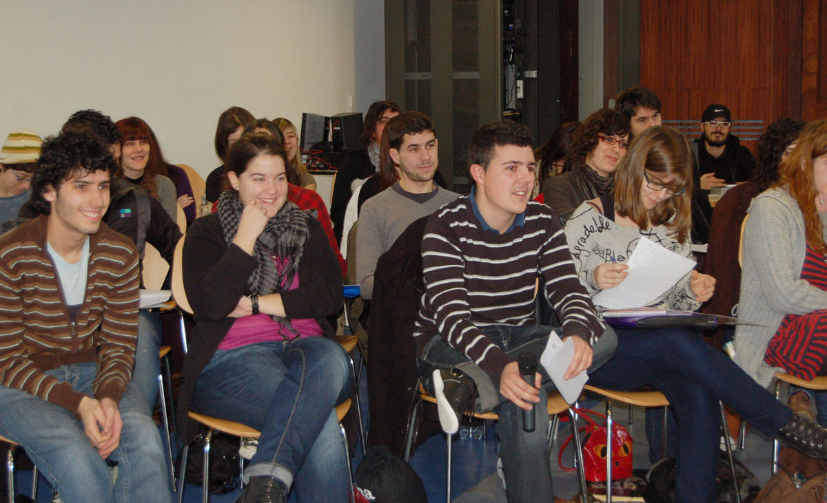 Público asistente aos encontros pola lingua convocados na Universidade de Vigo