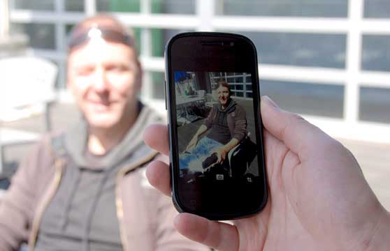Hartmut Neven nunha fotografía publicada pola CNN