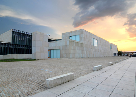 Fachada do Centro de Novas Tecnoloxías de Galicia