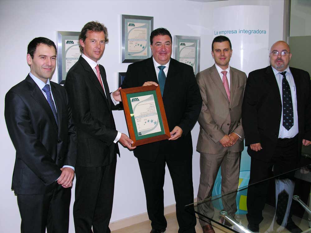 De esquerda a dereita: Ricardo Rodríguez, director de Sistemas de Ednon, Gustavo Horn, conselleiro delegado de EQA España, Francisco Bao, presidente executivo de Ednon, Javier López, delegado Galicia de EQA España e Ernesto Rodríguez, director de Calidade de Ednon