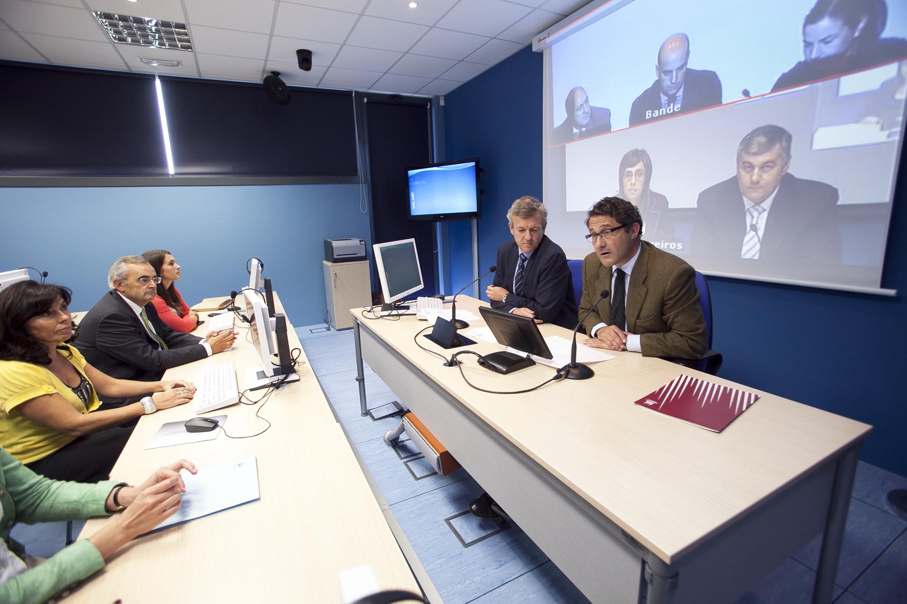 A aula CeMIT de Compostela contactou por videoconferencia coas aulas de Bande e Barreiros durante a súa inauguración