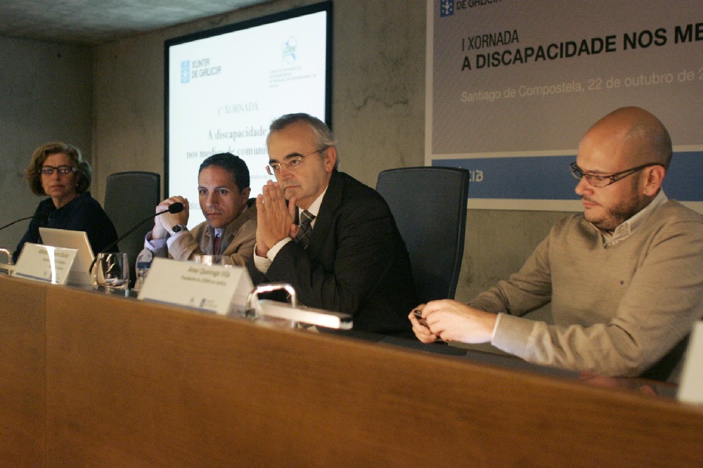 Alfonso Cabaleiro e Anxo Queiruga, á dereita da imaxe, no transcurso da xornada desenvolvida no CNTG de Santiago