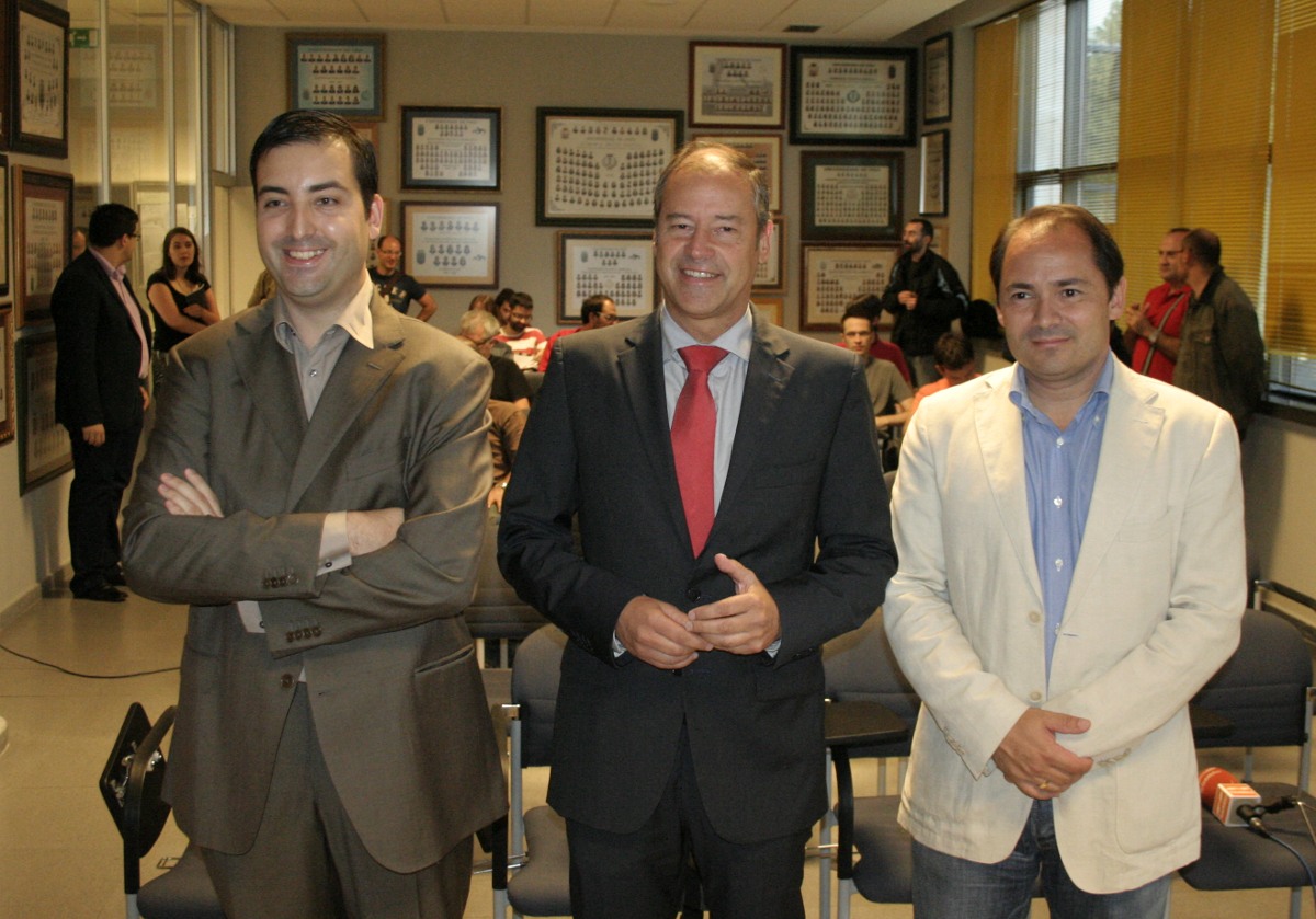 Juan Antonio Añel, Salustiano Mato e Enrique Barreiro inauguraron as Xornadas sobre Computación e Altas Prestacións e Software Libre
