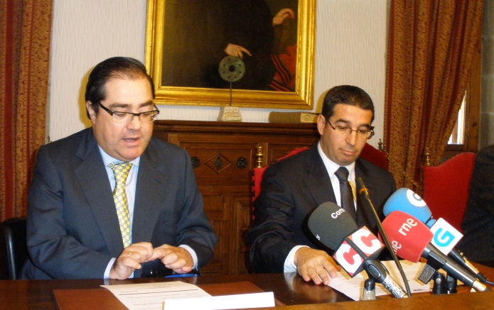 Gerardo Crespo, á esquerda, e Antonio Rodríguez del Corral na presentación aos medios de Vindeira Capital Network 2012