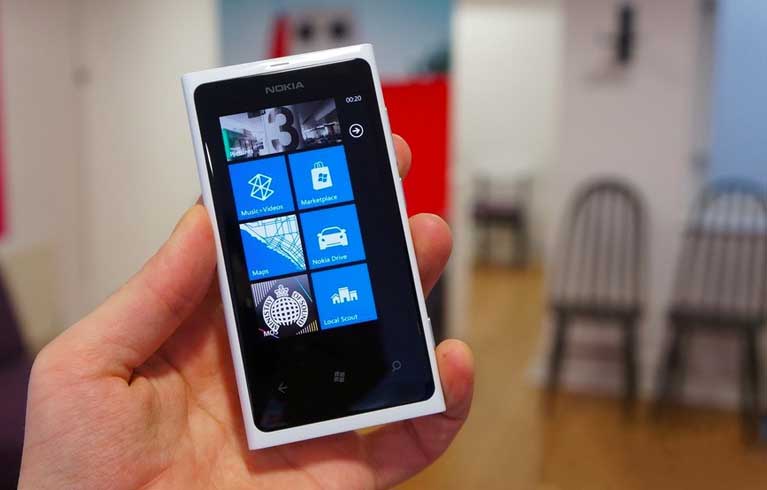 lumia_white2.jpg