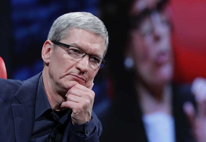 d10_tim_cook_02.jpg