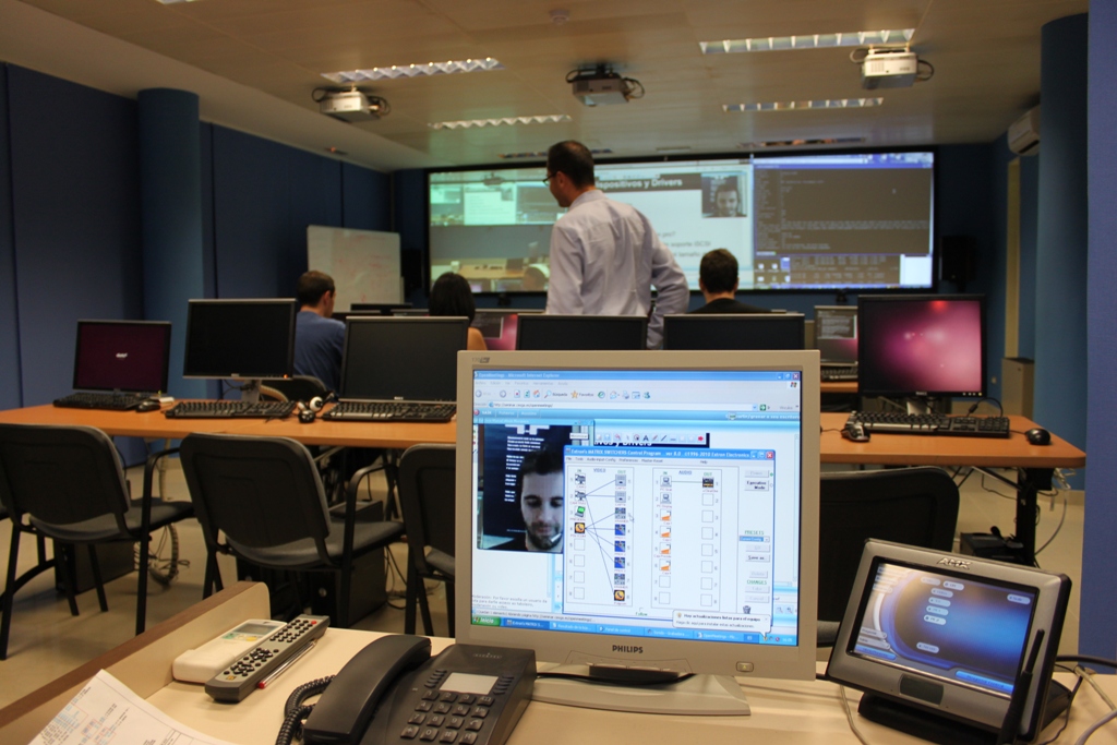 Sala de e-learning con equipamento multimedia do CESGA