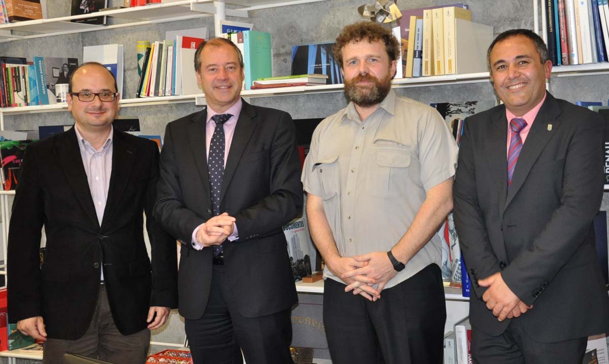 O reitor Salustiano Mato reuniuse con Ilya Kudryavtsev (ambos no centro) xunto con Fernando Aguado (esquerda) e José Antonio Vilán (dereita)