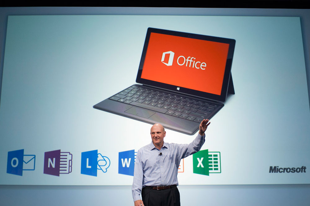 Ballmer adiantando detalles do novo Office durante un evento que tivo lugar esta mesma semana