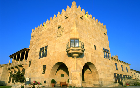 parador_facade.jpg
