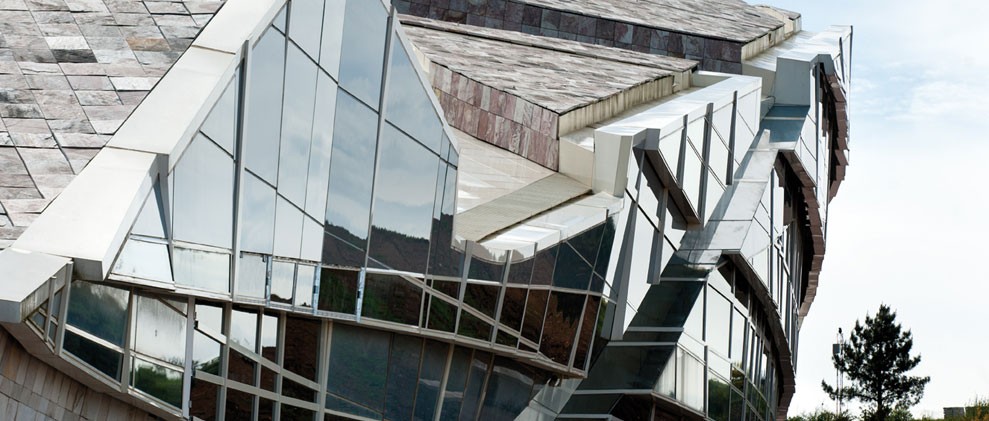 Exterior do edificio CINC na Cidade da Cultura, sede de GaliciaTIC