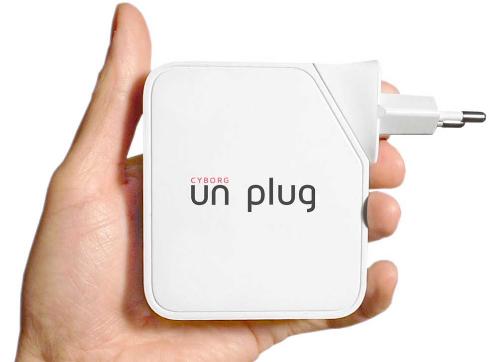 cyborg_un_plug.jpg