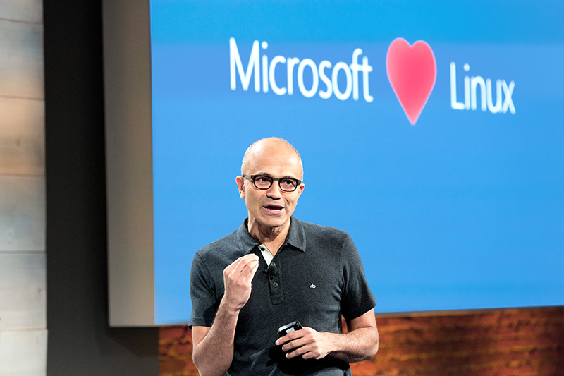 microsoft_loves_linux.jpg