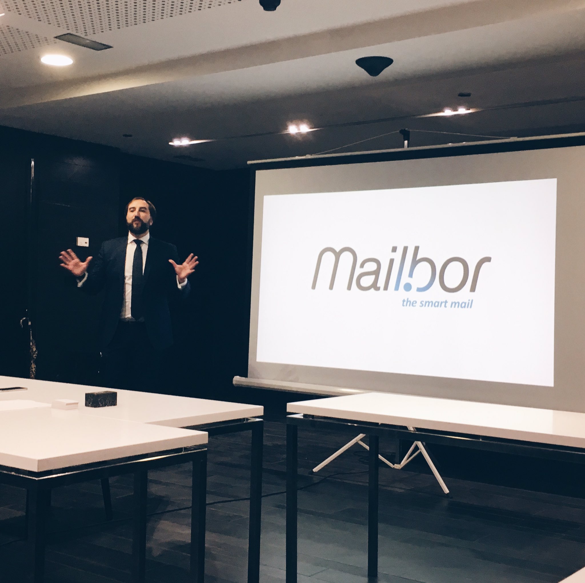 mailbor2.jpg