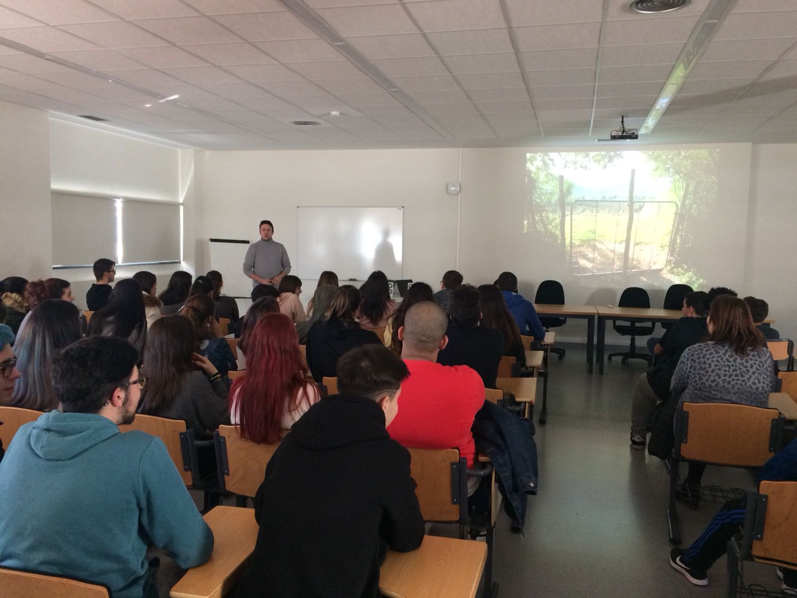 charla_movemento_maker2.jpg