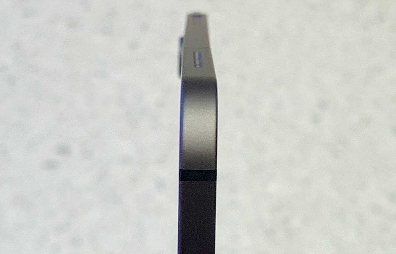 ipad_pro_bend.jpg