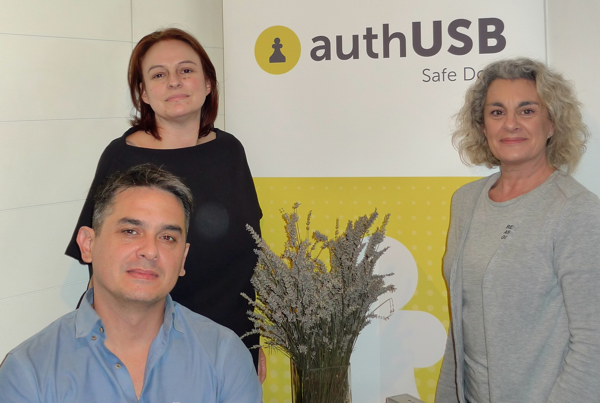 equipo_authusb.jpg