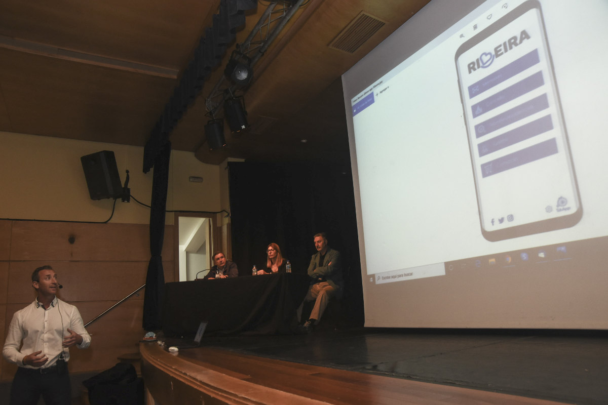 Presentación no Auditorio de Ribeira da ferramenta Tokapp