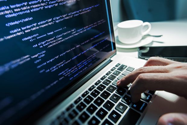 computador_programando_traballando.jpg