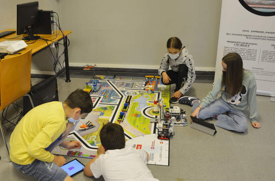 makers322.jpg