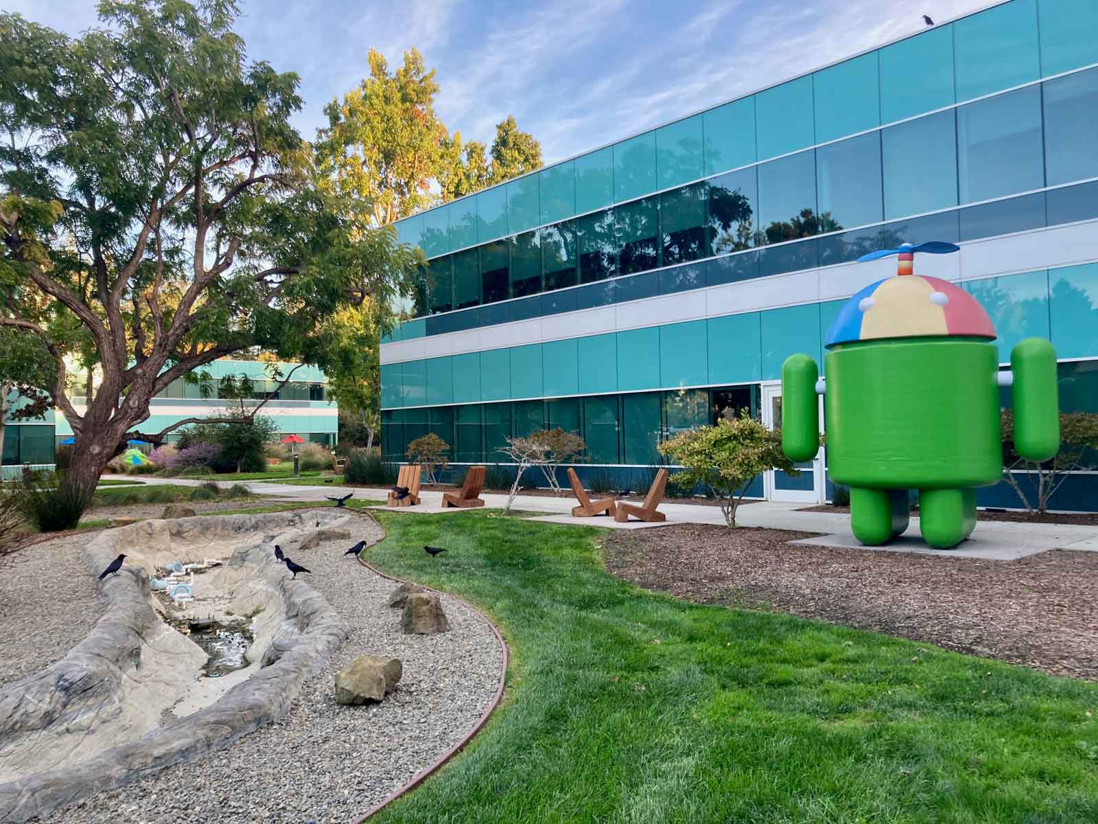 android_robot_with_propeller_hat.jpg