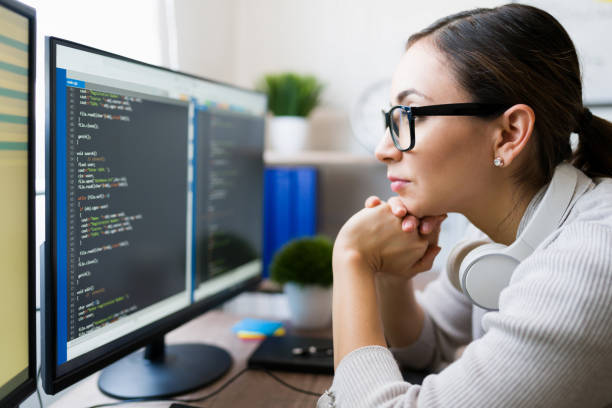 moza_muller_programadora_computadora.jpg