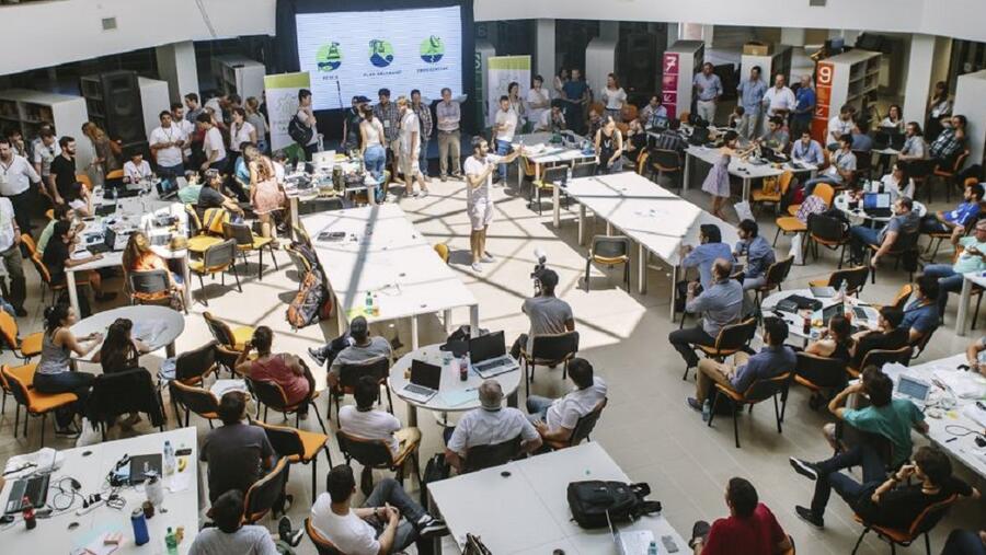hackathon_bg.jpg