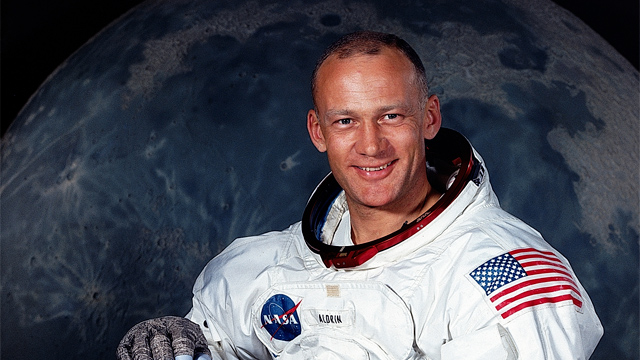 Buzz Viajar a la Luna es muy barato: Buzz Aldrin reveló cuanto le costó llegar al satélite