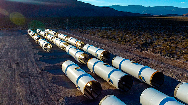 Los tubos que permitirán transportarse al Hyperloop One