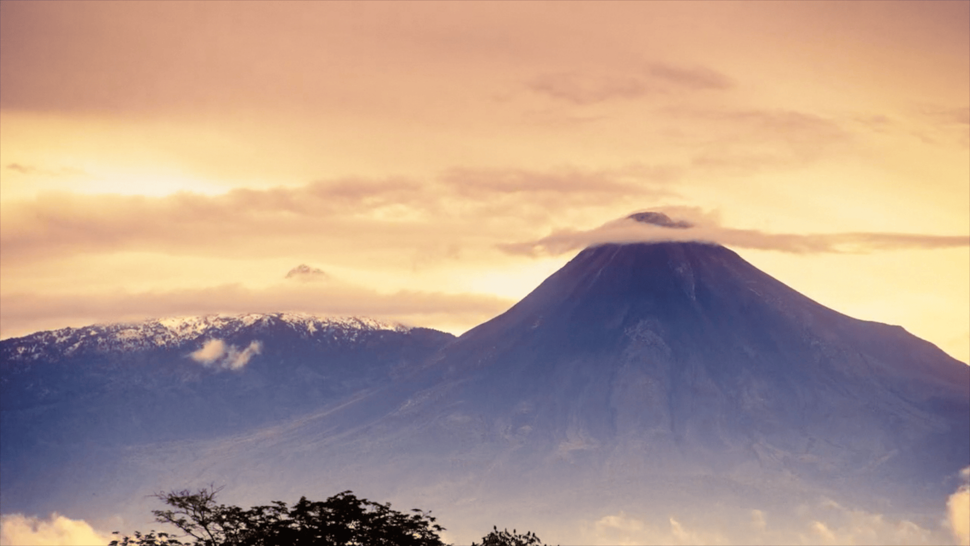 Colimaq Captan relámpagos de colores alrededor del volcán de Colima | Código ...