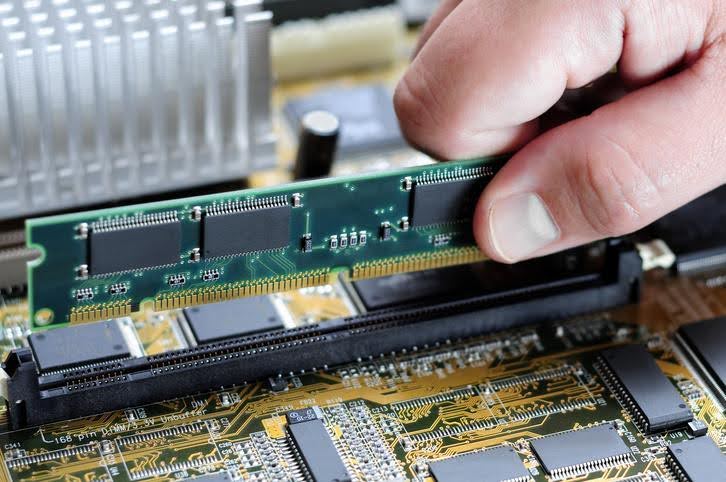¿Cuáles son las partes de la computadora? 3 Saber cuáles son las partes de la computadora es esencial para entender cómo funciona esta herramienta que se ha vuelto indispensable en nuestras vidas.