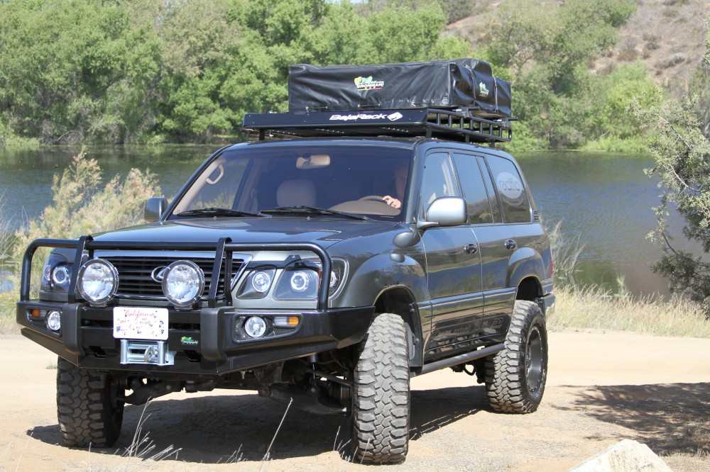 Toyota landcruiser accessories to improve your off-roading experience