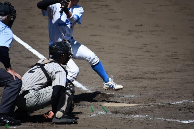 高校野球記念日｜木製バットから金属バット解禁へ