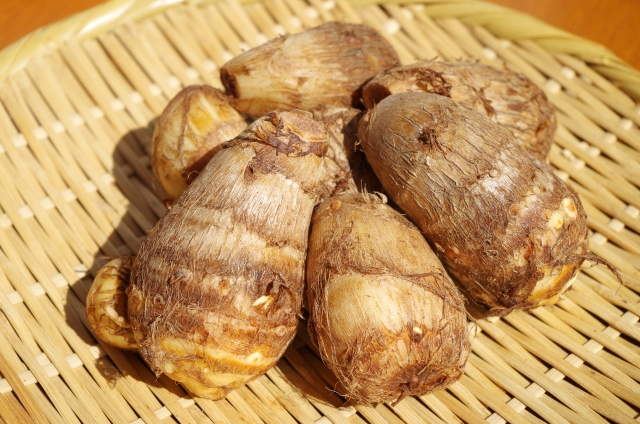 サトイモ【里芋】|ムチンが粘膜を保護、食物繊維が腸内環境を改善