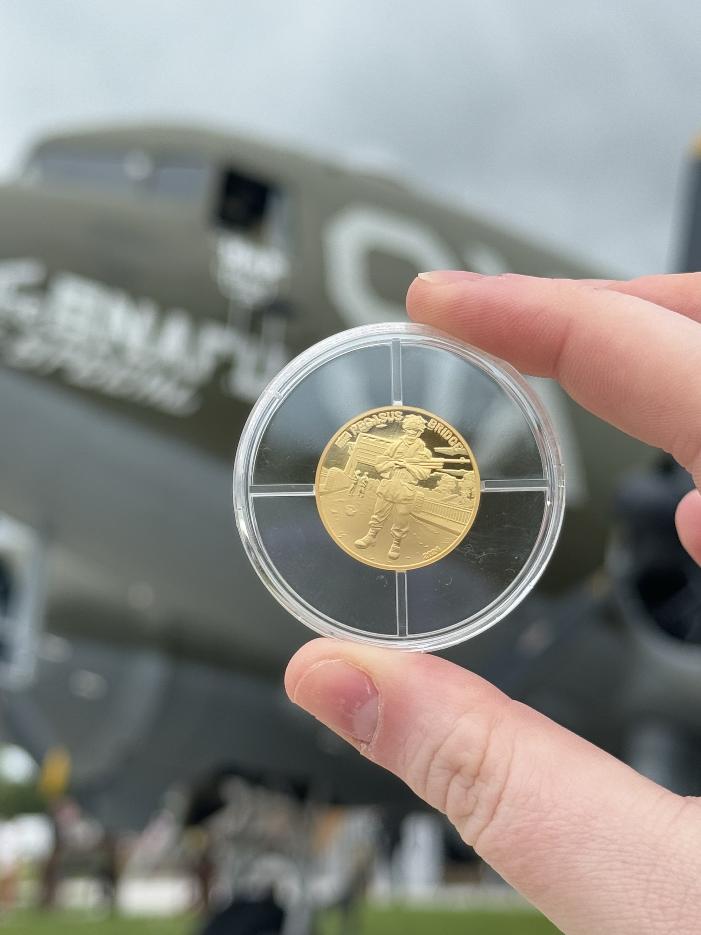 D-Day Gedenkmünze Vergoldet – 40 Mm, Sammlerstück Zum 75. Jahrestag Der Normandie-Landung, WWII Veteranen Geschenk