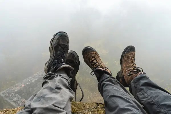 Como Escolher Calçados Perfeitos para Trilhas Úmidas