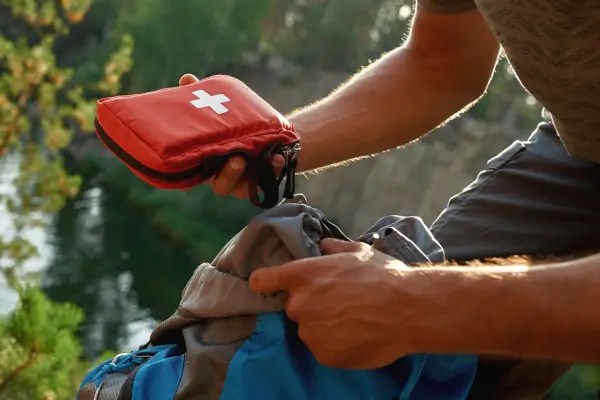 Kit de Primeiros Socorros Ideal para Florestas Tropicais