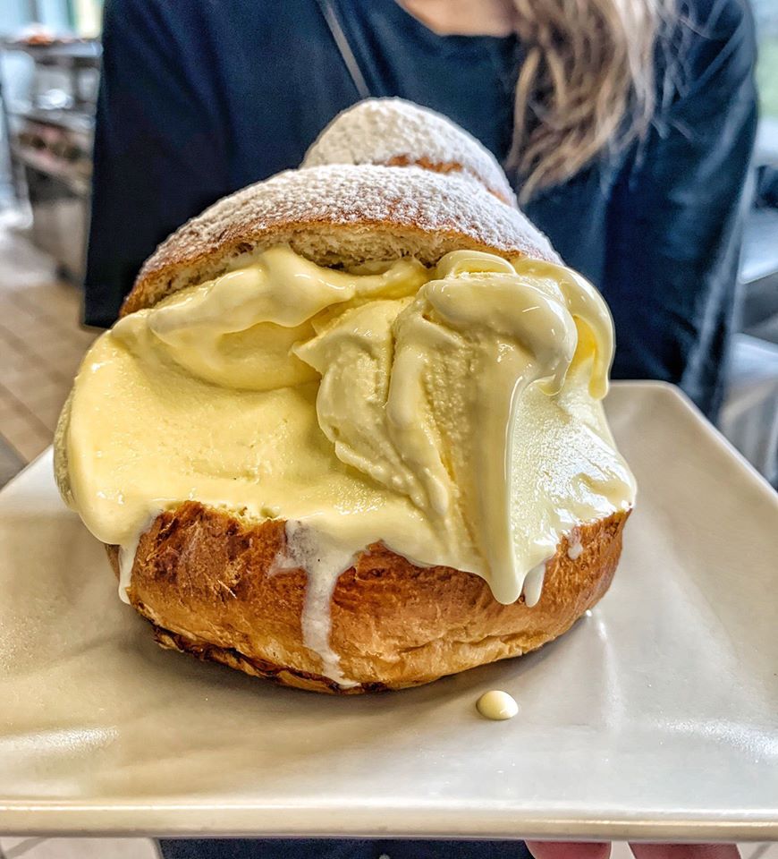 Come tutti i lievitati, anche loro necessitano di un po' di pazienza prima di poter essere serviti in tavola, ma il piacere di realizzare brioche e prodotti di . Un tuffo nella vera Sicilia - Colazione Perfetta