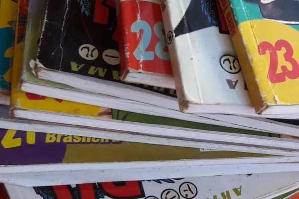 Cuidados para que sua coleção de quadrinhos vintage atravesse os anos mantendo cores originais e a qualidade do papel – seja ele qual for