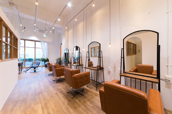 大阪府の美容室・美容院・ヘアサロンの内装デザイン事例（株式会社colmo design plus i）